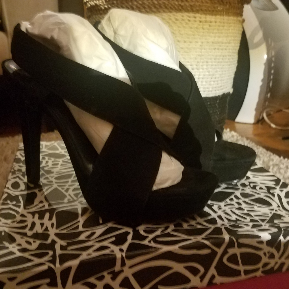 Diane Von Furstenburg Black Suede Heels